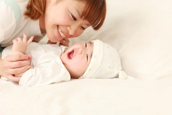 Mamá y bebé —  Fotos de Stock