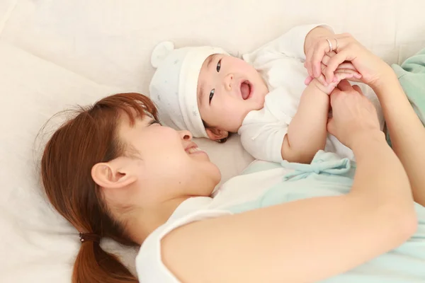 Mom and baby — Stock Photo, Image