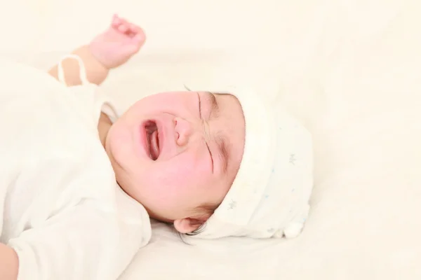 Huilende baby — Stockfoto