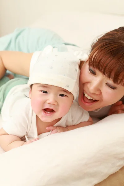 Mom and baby — Stock Photo, Image