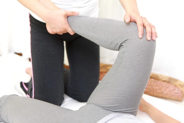 Woman getting chiropractic — Stock Photo, Image