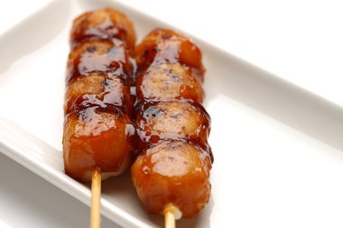Mtarashi Dango hamur tatlısı
