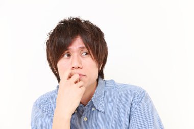 genç Japon adam hakkında bir şey endişelendiriyor
