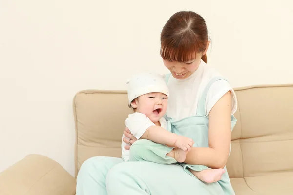 Mom and baby — Stock Photo, Image