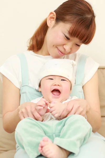 Mom and baby — Stock Photo, Image