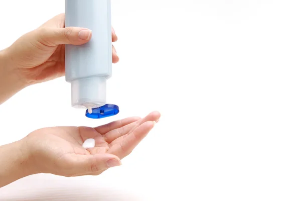 Eller için el kremi uygulama