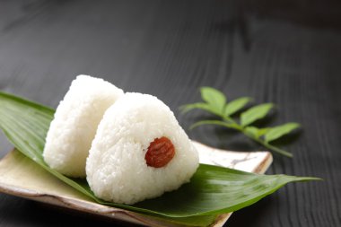 Japon pirinç topu onigiri