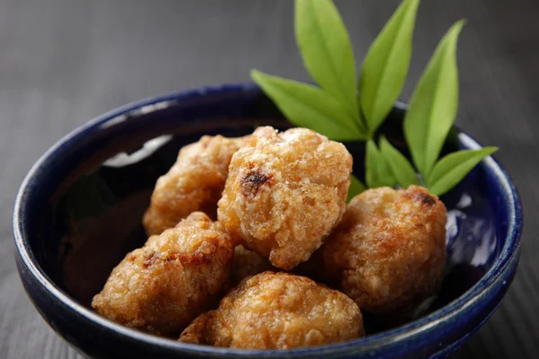 Frango frito estilo japonês — Fotografia de Stock