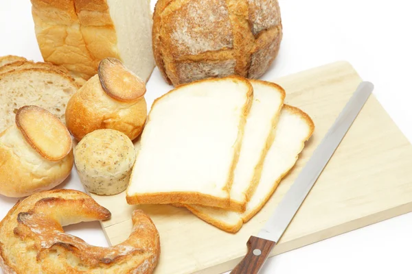 Cutting bread — Stock Photo, Image