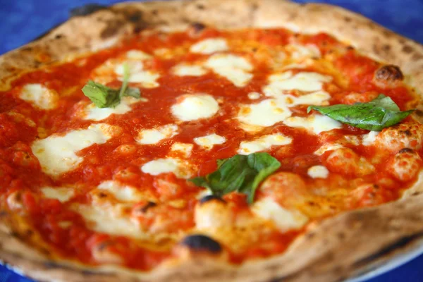 Pizza margherita — Stock Photo, Image