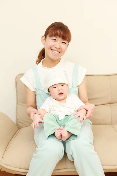 Mom and baby — Stock Photo, Image