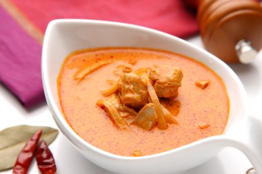 Tay kırmızı köri