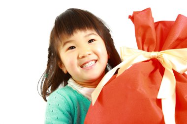 Küçük Japon kız büyük hediye ile