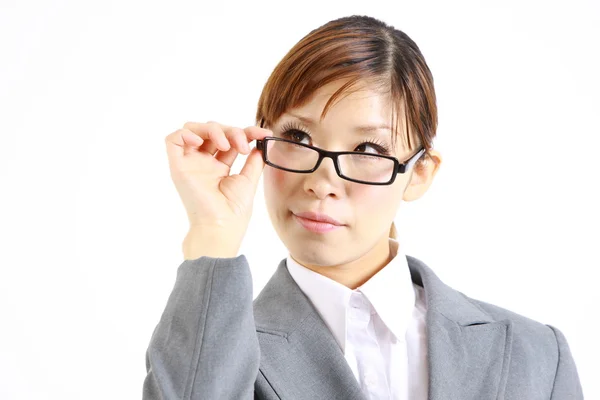 Donna d'affari giapponese pensa a qualcosa — Foto Stock