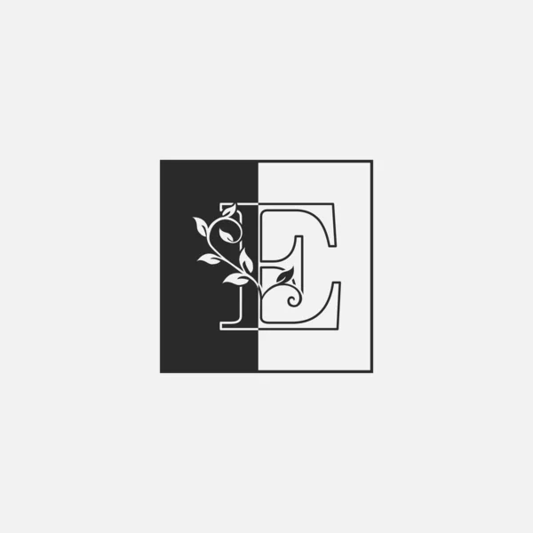 スクエア概要ネイチャークラシーレターEロゴアイコン モノグラムのデザインコンセプト正方形の形状 手紙のロゴアイコンと花の葉 — ストックベクタ