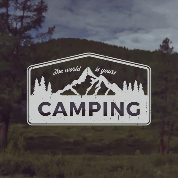 Emblème de camping vectoriel — Image vectorielle