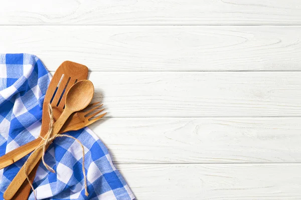 Cuillères en bois et autres outils de cuisine — Photo