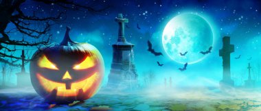 Ürkütücü bir gecede balkabağıyla Cadılar Bayramı.