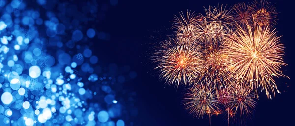 Buntes Feuerwerk Mit Bokeh Hintergrund Neujahrsfeier Abstrakter Feiertagshintergrund — Stockfoto