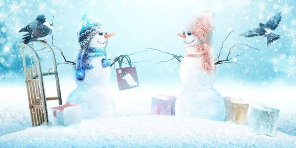 Счастливый Снеговик Стоящий Зимнем Пейзаже — стоковое фото