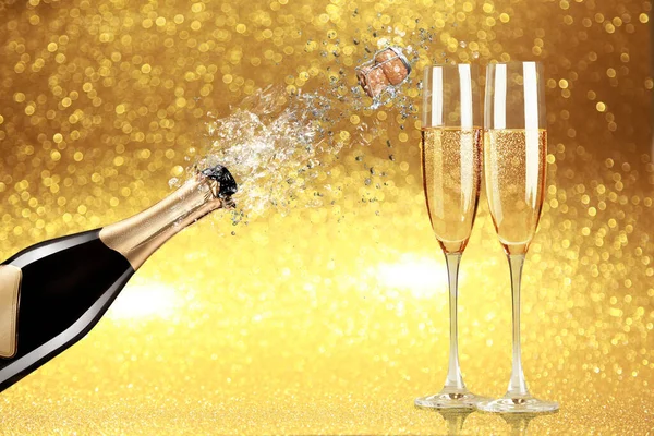 Bicchieri Champagne Con Spruzzi Concetto Tema Celebrativo — Foto Stock