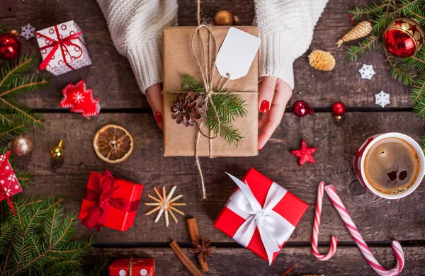 Confezione Regalo Carta Regalo Con Nastro Raso Buon Natale Concetto — Foto Stock