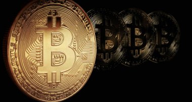 Kripto para birimi konsepti. Bitcoin döviz kurlarındaki eğilimler. Bitcoin 'in yükselişi ve düşüşü.