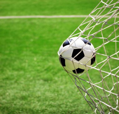 Deri top ile geleneksel futbol oyunu