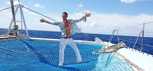 Man Enjoying Summer Time Holiday Sailing Boat — Stock Photo, Image