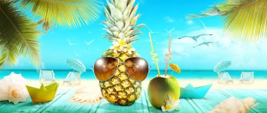 Komik ananaslı tropik yaz tatili konsepti.