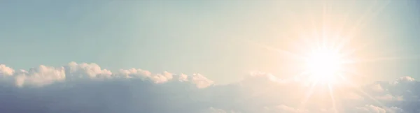 Panoramische Hemel Met Wolken Een Zonnige Dag — Stockfoto