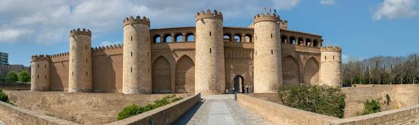 Испания Сарагоса Апреля 2021 Года Панорамный Вид Альфахерию Укрепленный Средневековый — стоковое фото