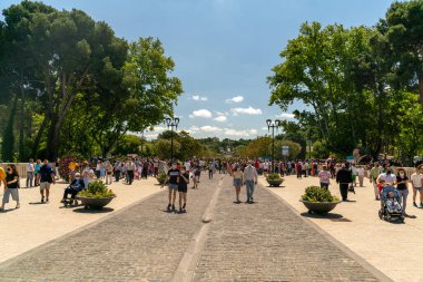 İlk peyzaj yarışması kapılarını Zaragoza 'daki Jose Antonio Labordeta Parkı' nda sanatsal müdahaleler, canlı müzik ve atölyelerle açıyor: 6 Haziran 2021, ZARAGOZA, SPAIN