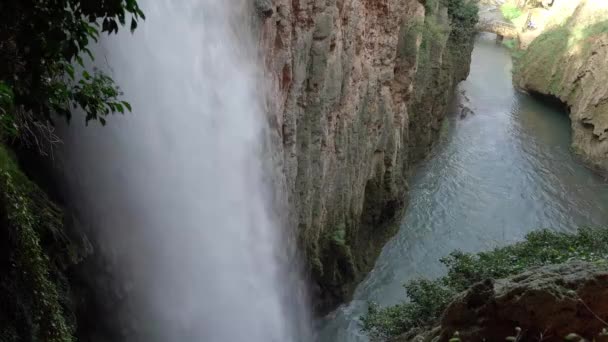 Wodospad Caprichosa Parku Naturalnym Znajdującym Się Kamiennym Klasztorze Nuevalos Aragon — Wideo stockowe