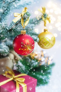 Noel arkaplanı. Mutlu yıllar. Seçici Odaklanma Tatili