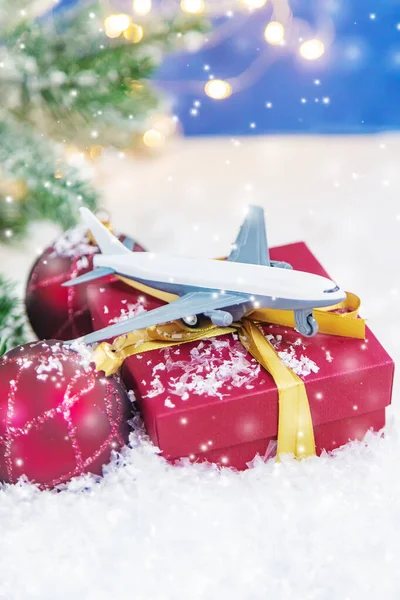 Подорож Різдво Літак Різдвяним Декором Вибірковий Фокус — стокове фото