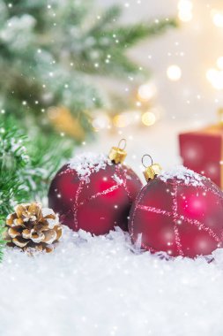 Güzel dekorlu Noel arkaplan tebrik kartı. Seçici odaklanma. Tatil.