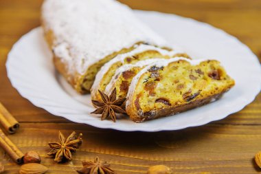 Ahşap arka planda çalınmış noeller. seçici odaklanma. Sanal gün