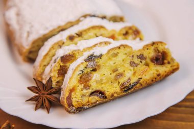 Ahşap arka planda çalınmış noeller. seçici odaklanma. Sanal gün