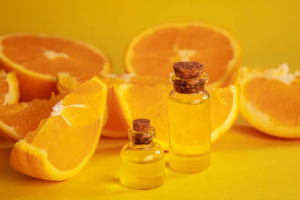 Orange Eterisk Olja Gul Bakgrund Selektiv Fokus Natur — Stockfoto