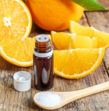 Ahşap bir arka planda sitrik asit. Seçici odaklanma. Doğa.