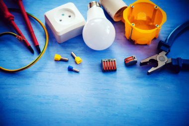 Evde zampara işi var. Seçici odaklanma. Endüstriyel