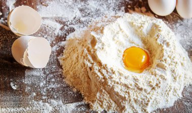 Pişirme hazırlığı. Mutfak konsepti. Üst Manzara. seçici odaklı yiyecek