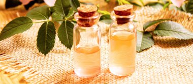 Gül esaslı yağ gül gemisi Seçici odak.