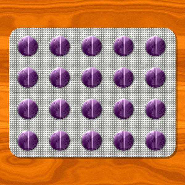 Pastillas púrpuras en blister de metal gris sobre tabla de madera naranja — Foto de Stock