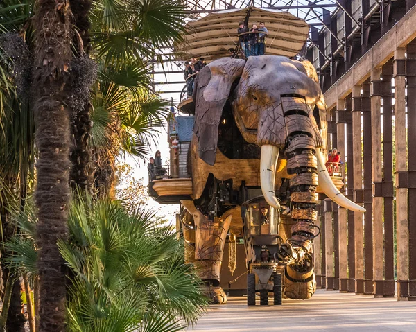 "Grande Elefante ", Nantes, França, em novembro de 2014 . — Fotografia de Stock