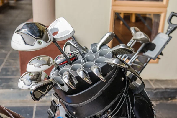 ゴルフクラブ、ゴルフボール、ゴルフ コース。南アフリカ共和国、2014年 11 月. — ストック写真