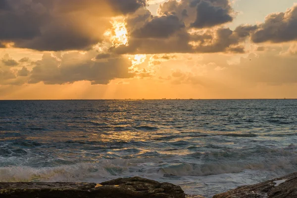 Puesta de sol en el Océano Atlántico. — Foto de Stock