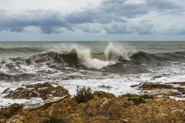 Tempesta sul Mar Mediterraneo. Spagna . — Foto Stock