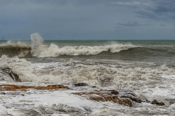 Tempesta sul Mar Mediterraneo. Spagna . — Foto Stock